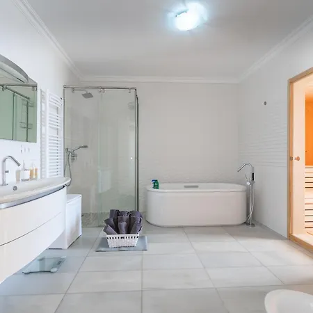 Gran Piscina Hidromasaje Playa Privada Y Sauna Villa *